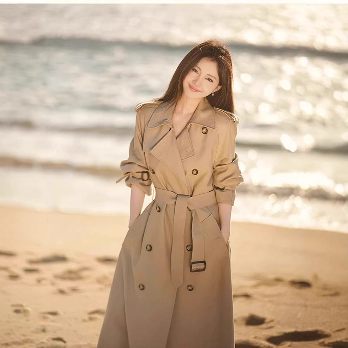 Women's mid-length windbreaker jacket